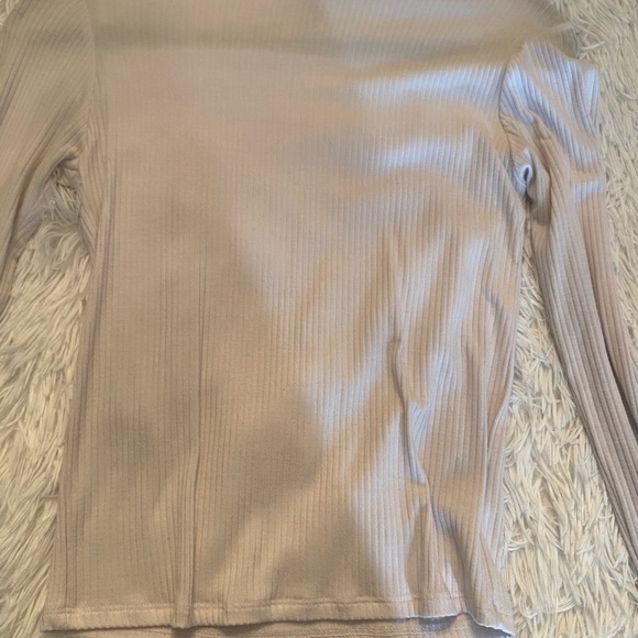 White long sleeve - Picture 4 of 4